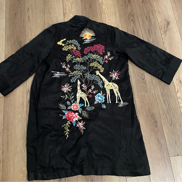 Johnny Was Workshop Savannah Embroidered Long‎ Sleeve Kimono Giraffe